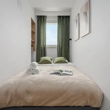 Apartman House In Saint-pabu Near Stunning Beaches *